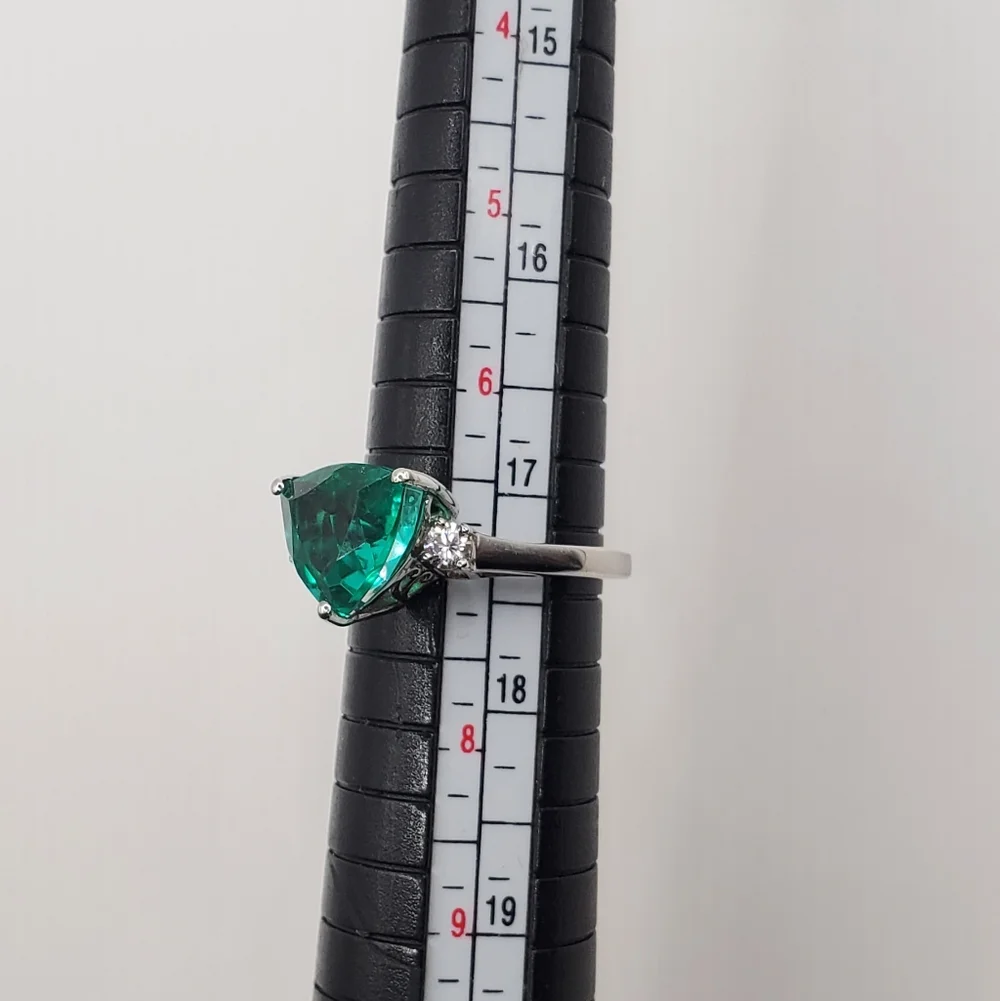 Emerald Green Quartz & Zircon Platinum | 925 Sterling Silver Ring